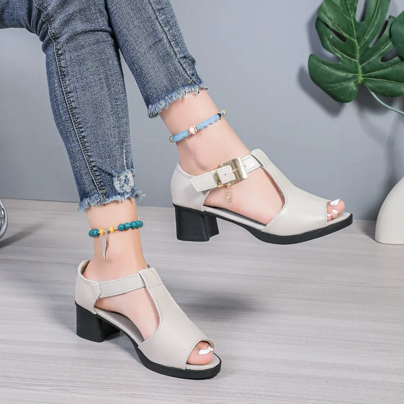 35-41 Size Women's Sandals 2025 Summer Simple Solid Color Women's Shoes Outdoor Comfortable Low Heel Hot Sale Sandals for Women
35-41 Size Women's Sandals 2025 Summer Simple Solid Color Women's Shoes Outdoor Comfortable Low Heel Hot Sale Sandals for Women