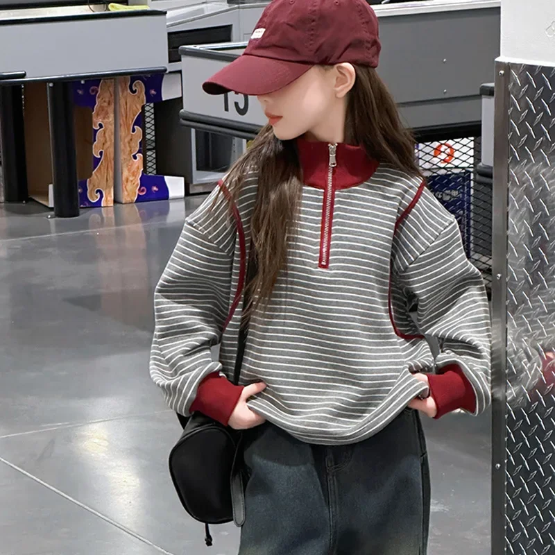 Girls plus fleece hoodie winter new children's autumn and winter long sleeve striped western Korean version of the undercoat set
Girls plus fleece hoodie winter new children's autumn and winter long sleeve striped western Korean version of the undercoat set