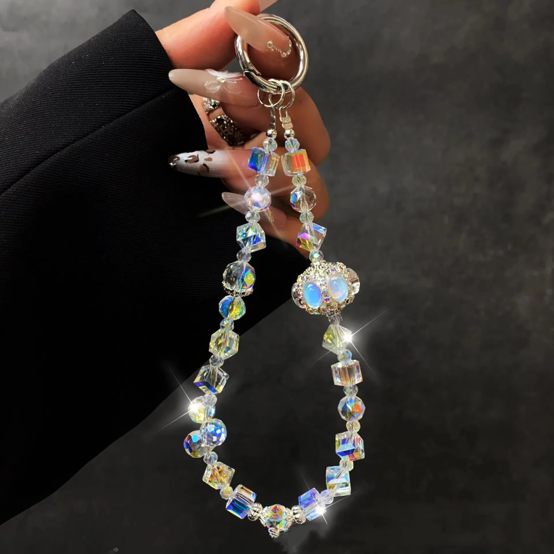 Чехол для телефона, ремешок для тяжелой промышленности, хрустальная цепочка, прокладка, высокий уровень внешнего вида, брелок на запястье, новый автомобильный подвесной аксессуар для женщин
Чехол для телефона, ремешок для тяжелой промышленности, хрустальная цепочка, прокладка, высокий уровень внешнего вида, брелок на запястье, новый автомобильный подвесной аксессуар для женщин