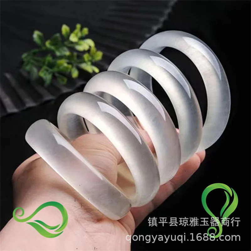 New Jadeite Color High Ice White Jade Bracelet Quartzite Jade Ice Seed White Moonlight Water Foam Ice Transparent Round Strip
New Jadeite Color High Ice White Jade Bracelet Quartzite Jade Ice Seed White Moonlight Water Foam Ice Transparent Round Strip