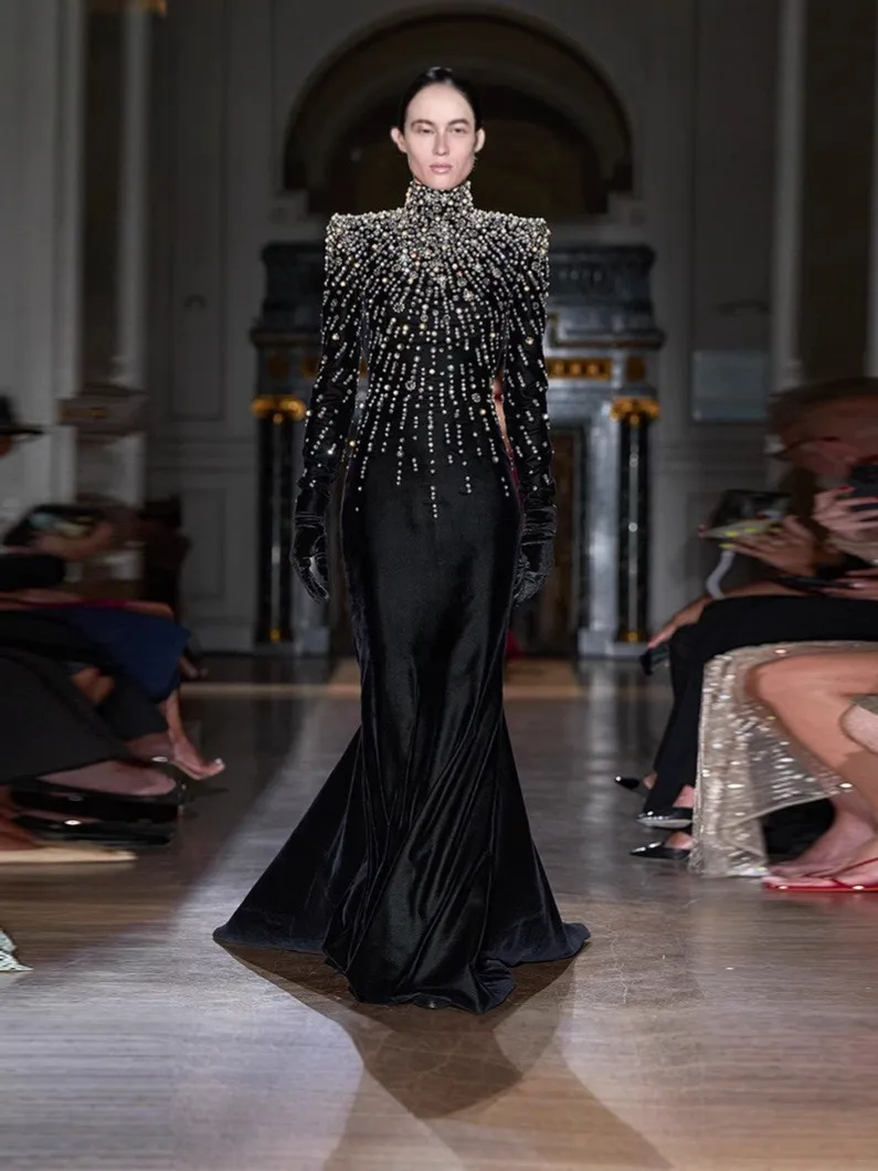 HIGH STREET Newest Fashion 2025 Designer Maxi Dresses Women's Formal Long Sleeve Luxurious Beaded Velvet Long Maxi Dress
HIGH STREET Newest Fashion 2025 Designer Maxi Dresses Women's Formal Long Sleeve Luxurious Beaded Velvet Long Maxi Dress