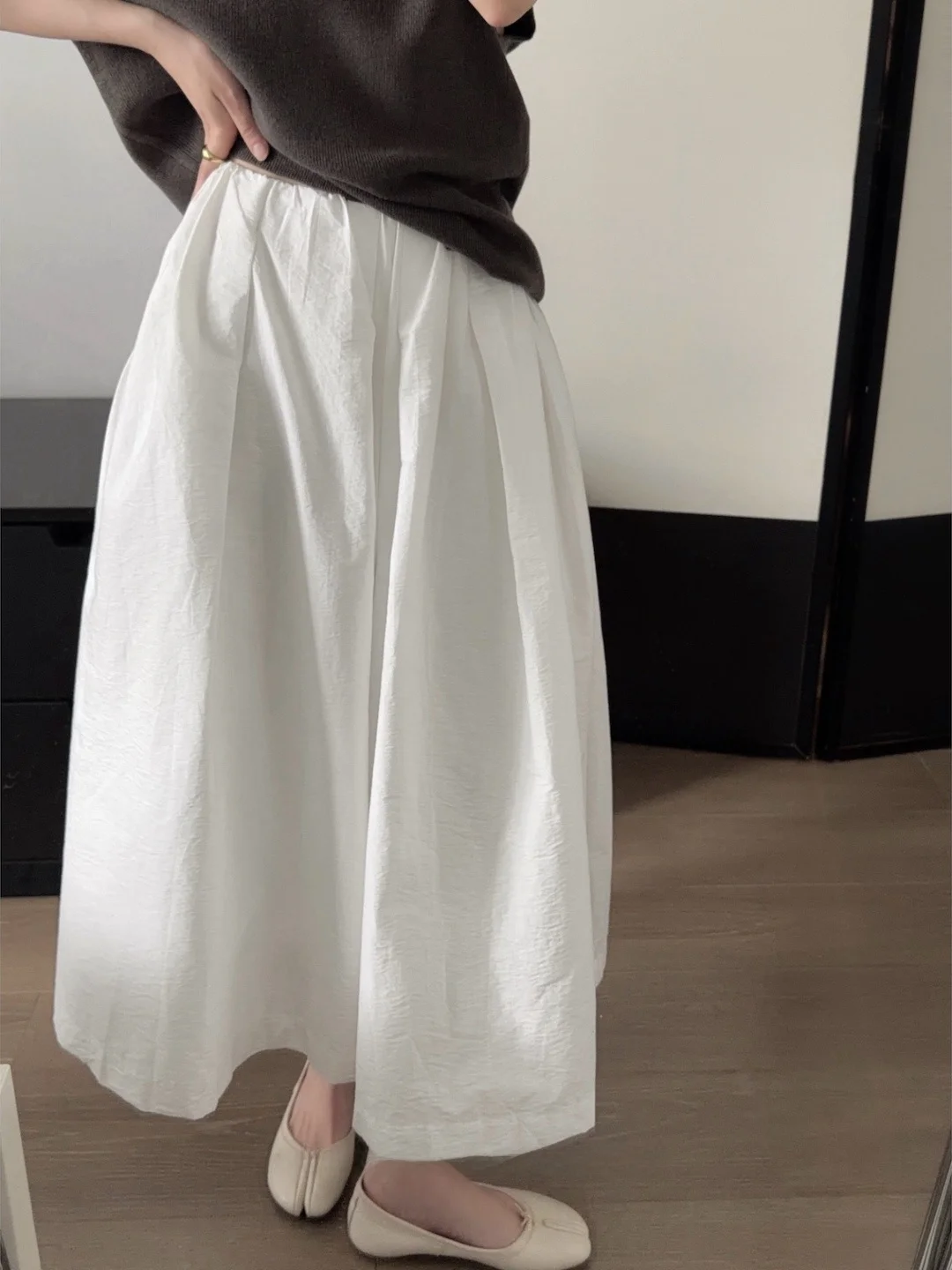 Casual Loose Women's Wide Leg Pants White Elastic Waist Pleated Design Seven-Foot Skirt Pants Summer Commute Style Cotton Blend
Casual Loose Women's Wide Leg Pants White Elastic Waist Pleated Design Seven-Foot Skirt Pants Summer Commute Style Cotton Blend