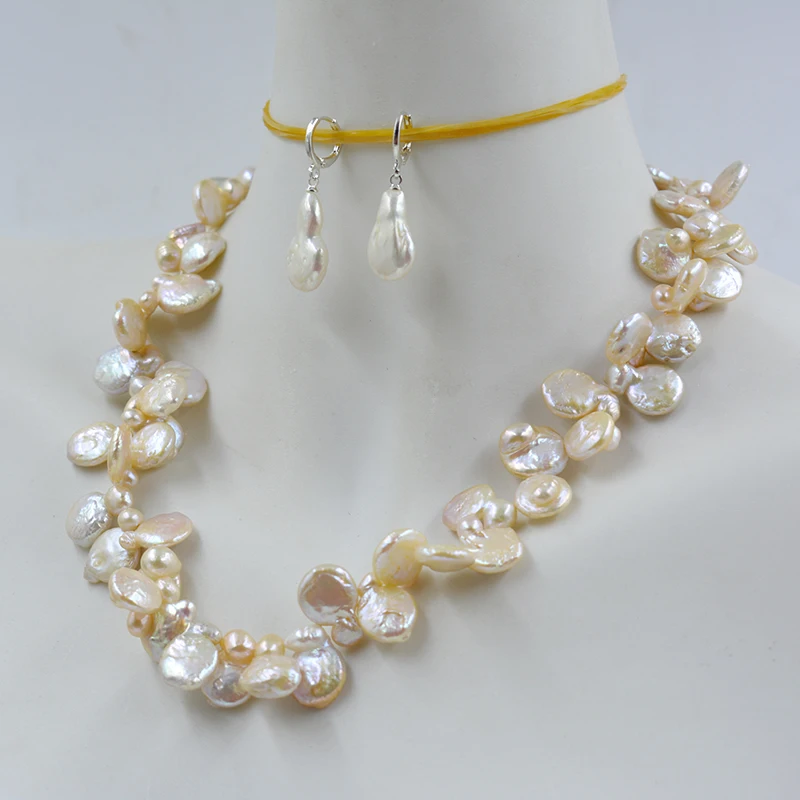 Honest store ! Charm, perfection. Natural button shape special-shaped. Pearl Necklace 18”
Honest store ! Charm, perfection. Natural button shape special-shaped. Pearl Necklace 18”