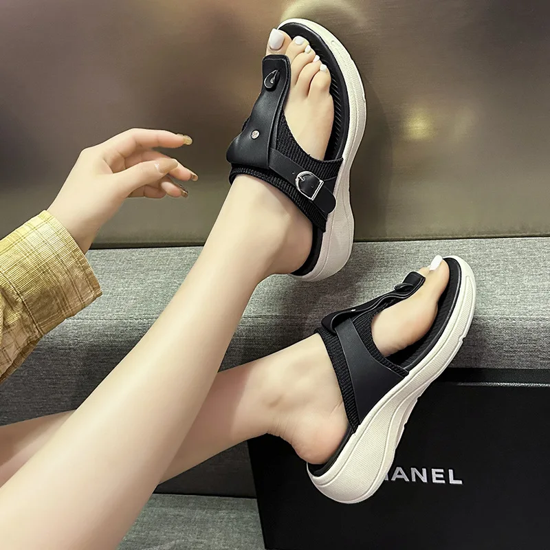 New Summer Thick-soled Non-slip Slippers Fashionable Color Matching Sexy Leather Buckle Shoes Lightweight Outdoor Women Slippers
New Summer Thick-soled Non-slip Slippers Fashionable Color Matching Sexy Leather Buckle Shoes Lightweight Outdoor Women Slippers