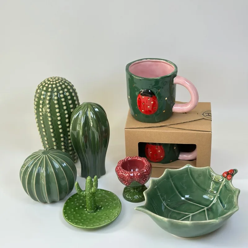 Nordic Cactus Ceramic Sculpture Ornaments Living Room Dining Table Kitchen Dessert Plate Jewelry Storage Crafts Home Decoration
Nordic Cactus Ceramic Sculpture Ornaments Living Room Dining Table Kitchen Dessert Plate Jewelry Storage Crafts Home Decoration