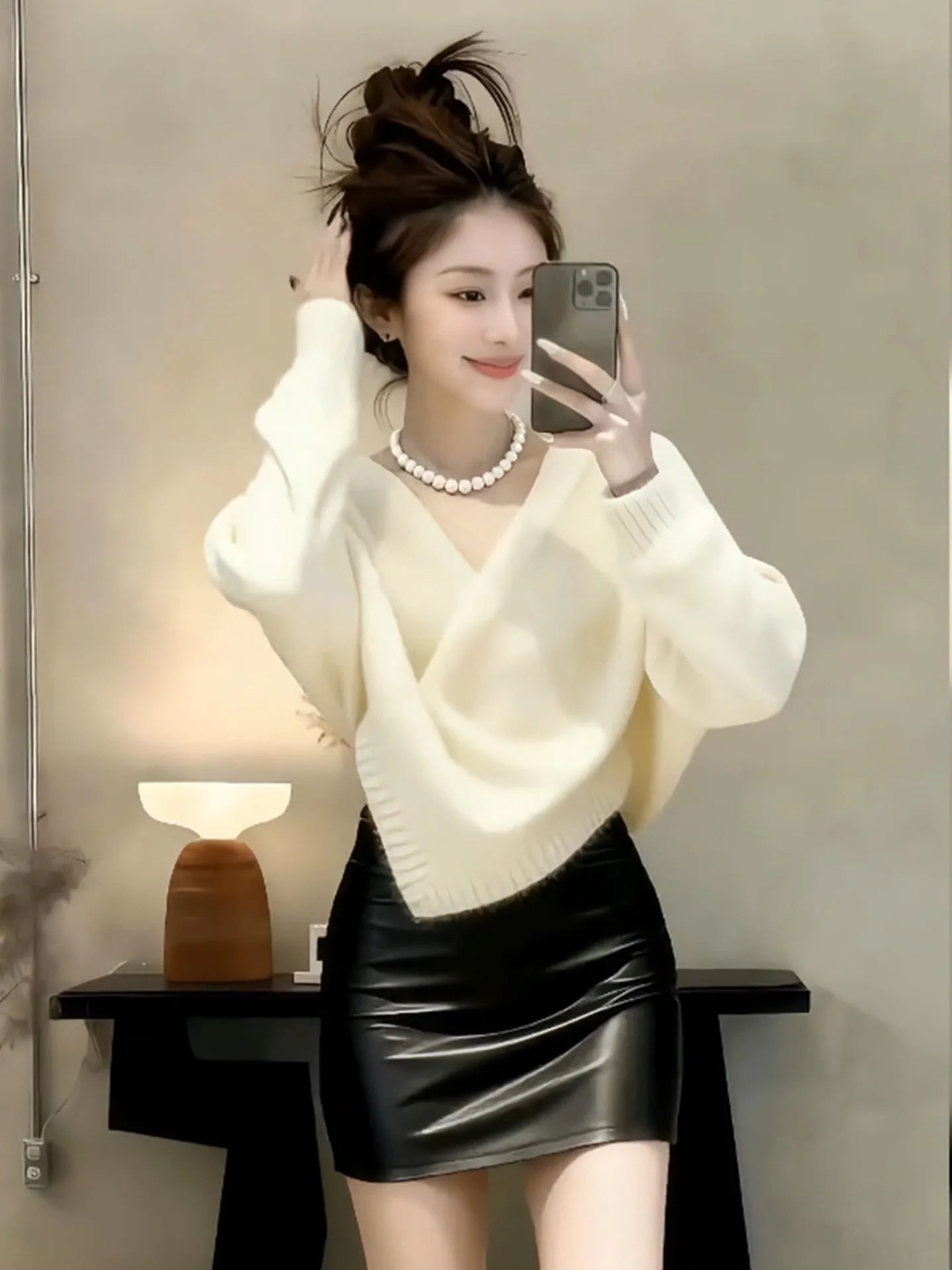 plus Size Autumn Winter Knitted Sweater PU Leather Skirt Set Women's Casual Faion Ensemble High Waist V-Ne Long Sve
plus Size Autumn Winter Knitted Sweater PU Leather Skirt Set Women's Casual Faion Ensemble High Waist V-Ne Long Sve