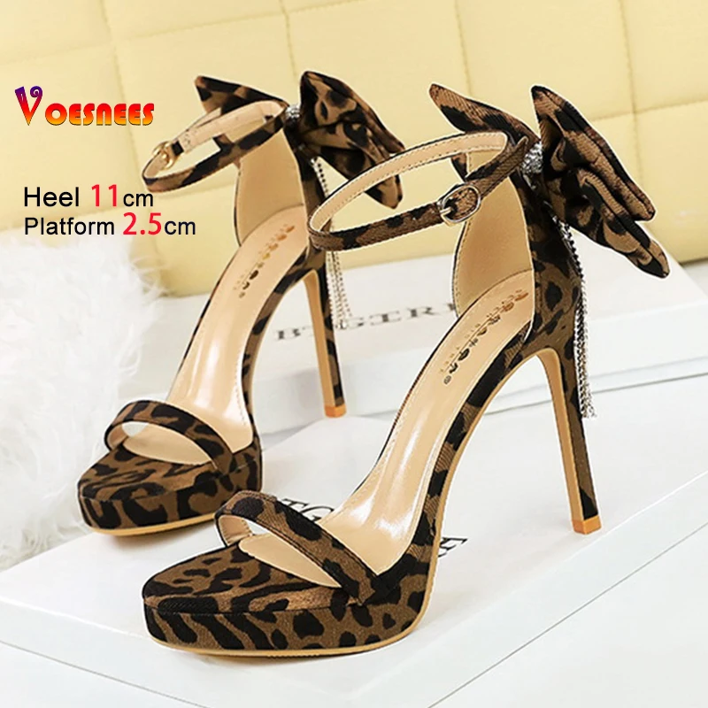 Женские модные босоножки на шпильке с леопардовым принтом, летние вечерние модельные туфли на платформе 11 см на тонком каблуке, Sandalias Mujer со стразами и кисточками
Женские модные босоножки на шпильке с леопардовым принтом, летние вечерние модельные туфли на платформе 11 см на тонком каблуке, Sandalias Mujer со стразами и кисточками