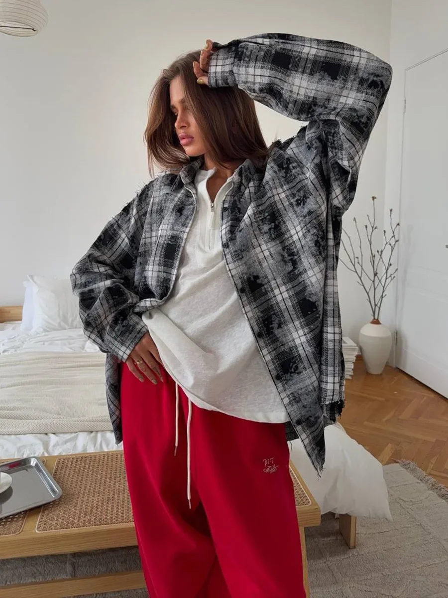 Wolfeel Women's Black Washed Plaid Shirt 2025 Spring Summer New Fashion Retro Checkered Shirt Loose Casual Long Sleeves Coat
Wolfeel Women's Black Washed Plaid Shirt 2025 Spring Summer New Fashion Retro Checkered Shirt Loose Casual Long Sleeves Coat