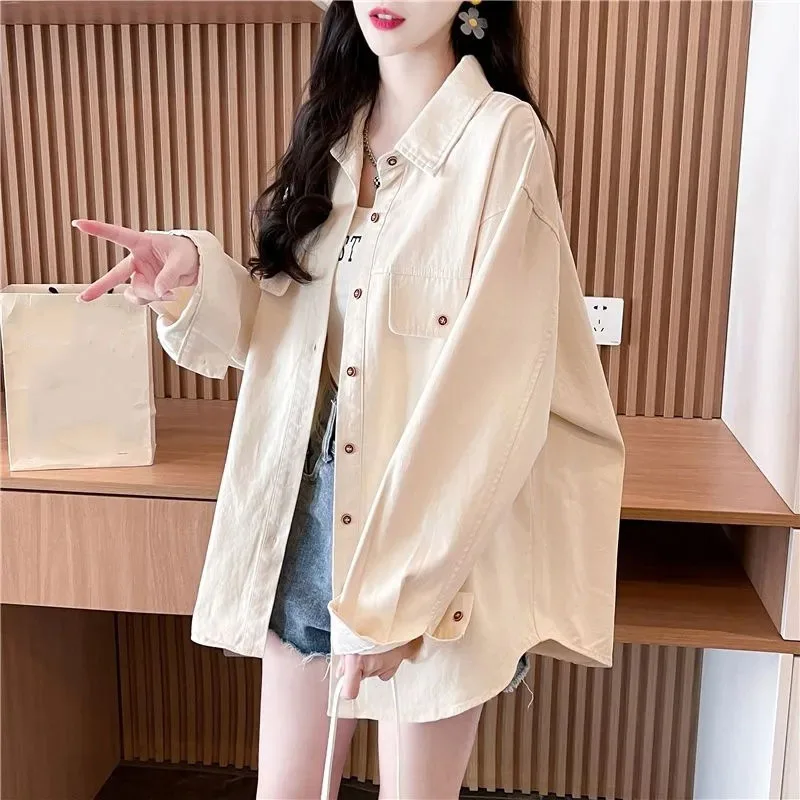 2025 Female Fashion Solid Color Denim Jacket Spring Autumn Women Leisure Jeans Outwear Retro Ladies Long Sleeves Cowboy Coat
2025 Female Fashion Solid Color Denim Jacket Spring Autumn Women Leisure Jeans Outwear Retro Ladies Long Sleeves Cowboy Coat