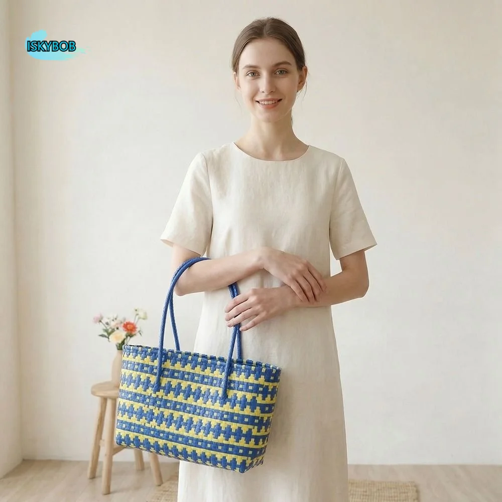 Hollow Out PVC Vegetable Basket Bag Bohemian Style Vacation Style Beach Tote Bag Waterproof Large Capacity Weave Bag Streetwear
Hollow Out PVC Vegetable Basket Bag Bohemian Style Vacation Style Beach Tote Bag Waterproof Large Capacity Weave Bag Streetwear