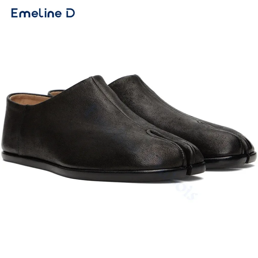 Solid Color Tabi Flat Shoes Slip-On Split-Toe Leather Casual Shoes Personality Large Size Simple and Comfortable Men's Shoes
Solid Color Tabi Flat Shoes Slip-On Split-Toe Leather Casual Shoes Personality Large Size Simple and Comfortable Men's Shoes