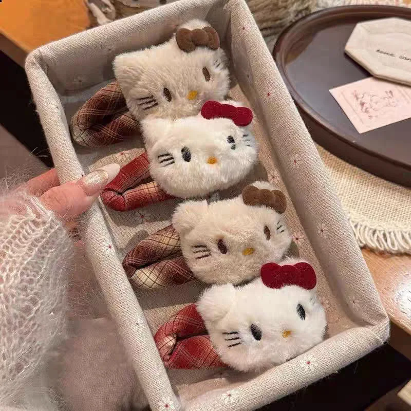 Cute cartoon plush KT cat bow hair clip autumn and winter sweet hair accessory girl bangs cartoon plush side clip hair clip
Cute cartoon plush KT cat bow hair clip autumn and winter sweet hair accessory girl bangs cartoon plush side clip hair clip