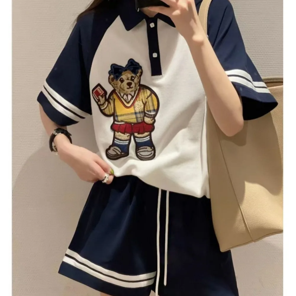 Korean Bear Embroidery Two Piece Sets Summer Tracksuits Preppy Students Polo Shirts Baggy Raglan Sleeve T-shirt Short Sweatpants
Korean Bear Embroidery Two Piece Sets Summer Tracksuits Preppy Students Polo Shirts Baggy Raglan Sleeve T-shirt Short Sweatpants