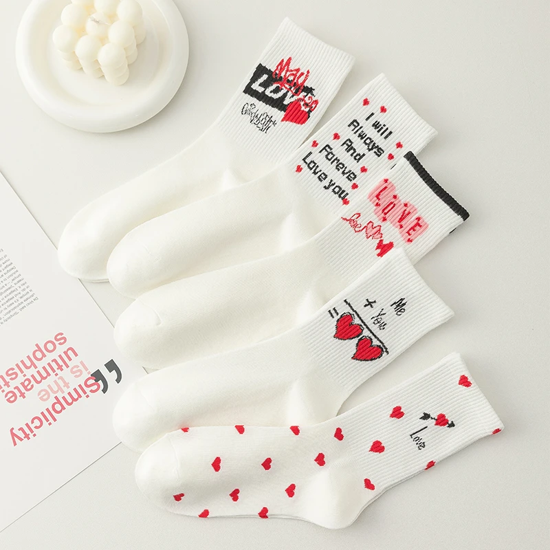 Носки женские всесезонные с мультяшным сердцем и надписью
Носки женские всесезонные с мультяшным сердцем и надписью