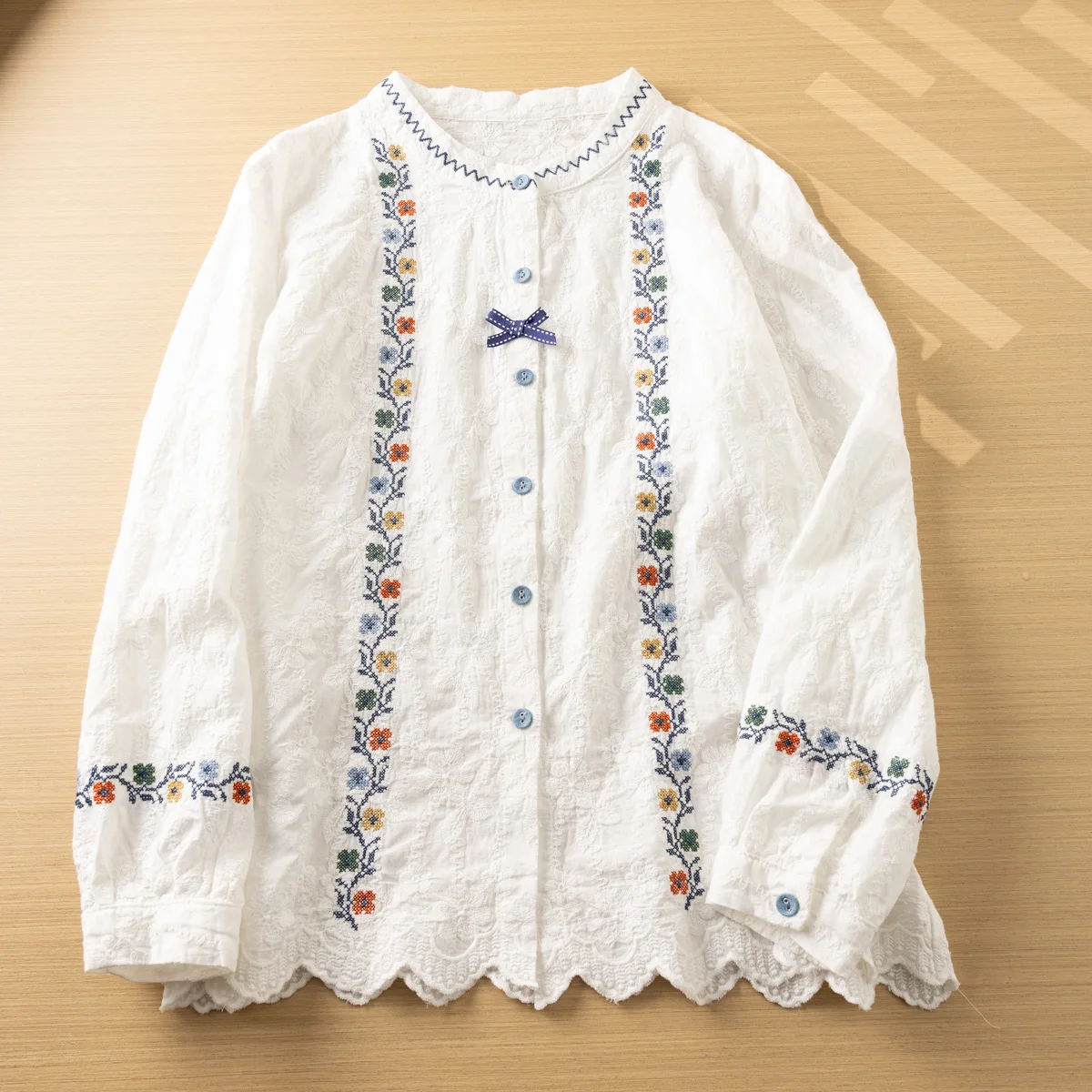 Japanese Sweet Mori Girl Vintage Lace Flower Embroidery Shirts Women Spring Autumn Stand Collar Long Sleeve Ethnic Blouse Tops
Japanese Sweet Mori Girl Vintage Lace Flower Embroidery Shirts Women Spring Autumn Stand Collar Long Sleeve Ethnic Blouse Tops