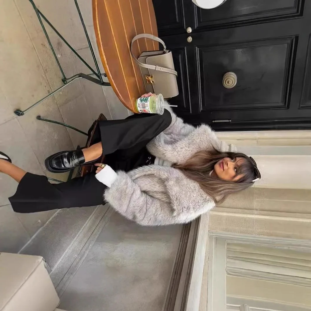 Роскошная высококачественная шуба, зимняя теплая куртка из искусственного меха, женский пушистый мягкий кардиган с большими лацканами и длинными рукавами, дизайнерская одежда
Роскошная высококачественная шуба, зимняя теплая куртка из искусственного меха, женский пушистый мягкий кардиган с большими лацканами и длинными рукавами, дизайнерская одежда