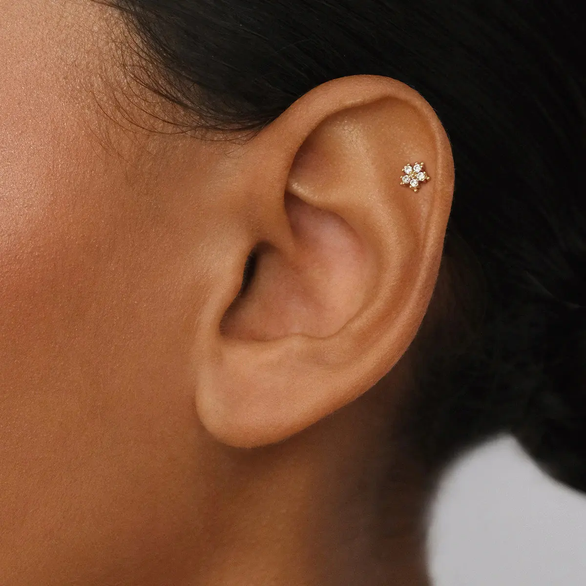 Piercing S925 sterling silver zircon flower diamond earrings flat head thread pierced cartilage stud earrings for women
Piercing S925 sterling silver zircon flower diamond earrings flat head thread pierced cartilage stud earrings for women