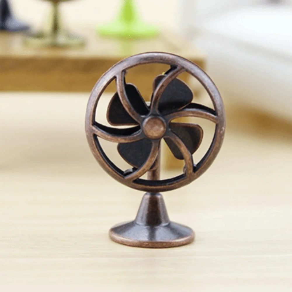 Creative 1:12 Scale Dollhouse Electric Fan Vintage Iron Frame Fan Furniture Retro Living Scene Mini Fan Model Girls Gift
Creative 1:12 Scale Dollhouse Electric Fan Vintage Iron Frame Fan Furniture Retro Living Scene Mini Fan Model Girls Gift