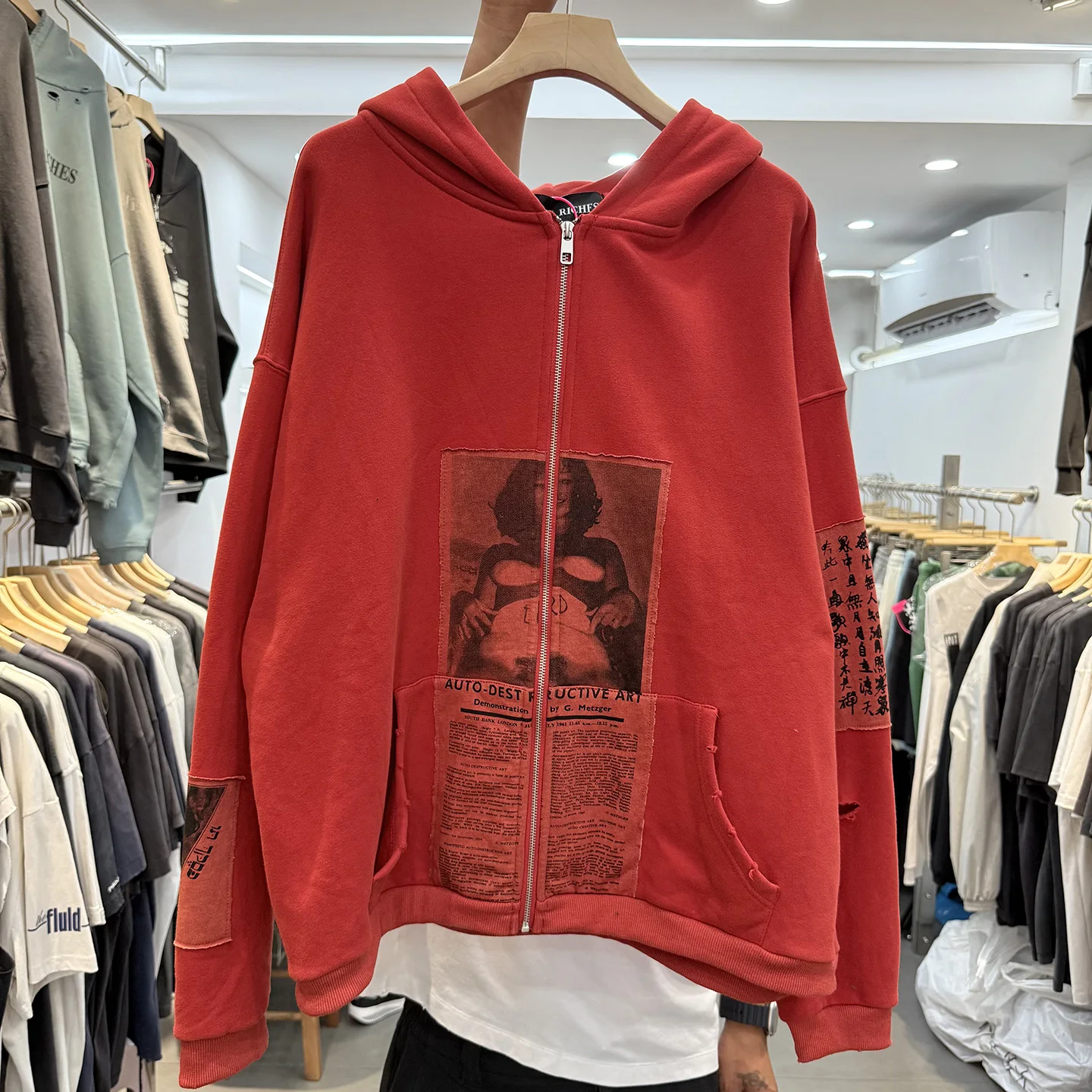 Waed Red Portrait Patch Hoodie Zipper Loose Fit ex Long Sve Casual Sweatirt Youth Faionable Wear Resistant
Waed Red Portrait Patch Hoodie Zipper Loose Fit ex Long Sve Casual Sweatirt Youth Faionable Wear Resistant