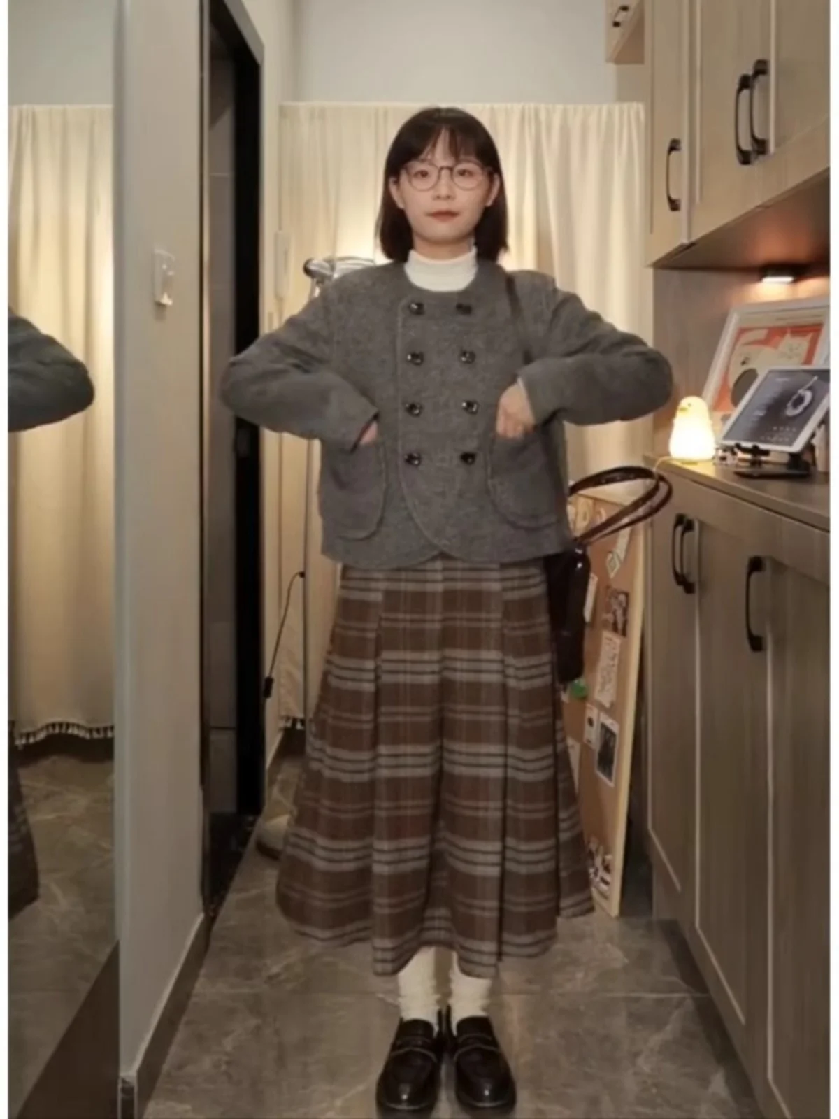 High Waist Plaid Woolen Skirt Women's Autumn Winter New Sle A-Line Long Skirt Faionable Versatile Winter Coat Skirt
High Waist Plaid Woolen Skirt Women's Autumn Winter New Sle A-Line Long Skirt Faionable Versatile Winter Coat Skirt