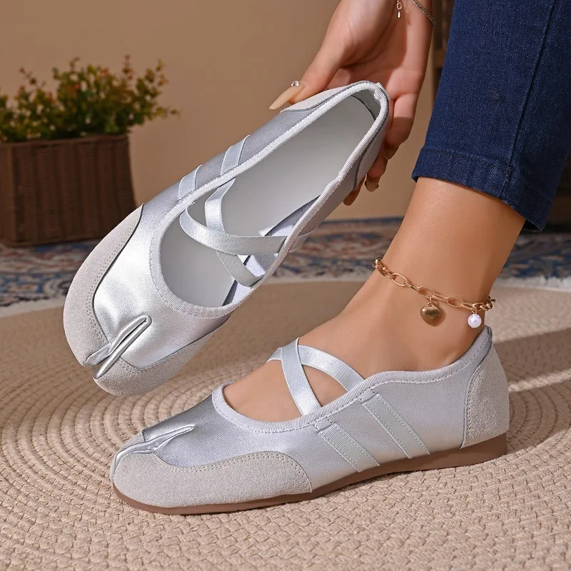 Spring and Autumn Women's Comfortable Lightweight Flat Vintage Single Shoes Women Fashionable Elegant Casual Shallow Mouth Shoes
Spring and Autumn Women's Comfortable Lightweight Flat Vintage Single Shoes Women Fashionable Elegant Casual Shallow Mouth Shoes