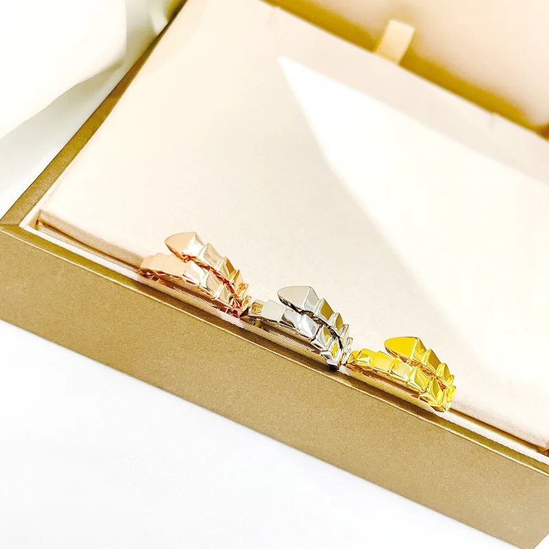 Fashion Women Lady Open Ring 925 Sterling Silver Shiny Elastic Plated Gold Color Snake Serpent Fashion Jewelry
Fashion Women Lady Open Ring 925 Sterling Silver Shiny Elastic Plated Gold Color Snake Serpent Fashion Jewelry