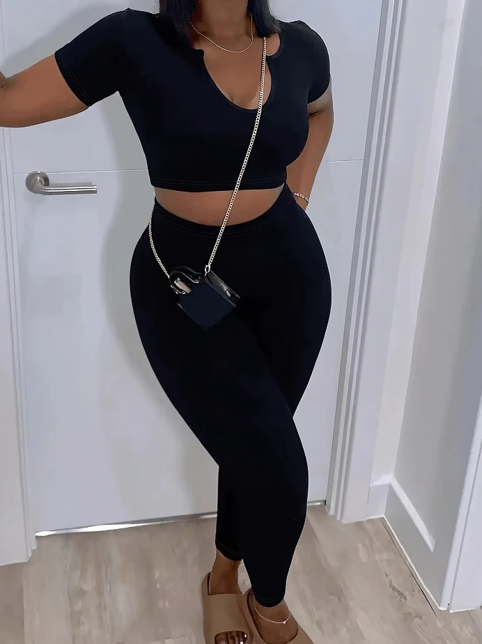 Solid Color Two-Piece Set for Women 2024 Summer New Fashion Commuting Style Round Neck Short Sleeved Pants Set
Solid Color Two-Piece Set for Women 2024 Summer New Fashion Commuting Style Round Neck Short Sleeved Pants Set