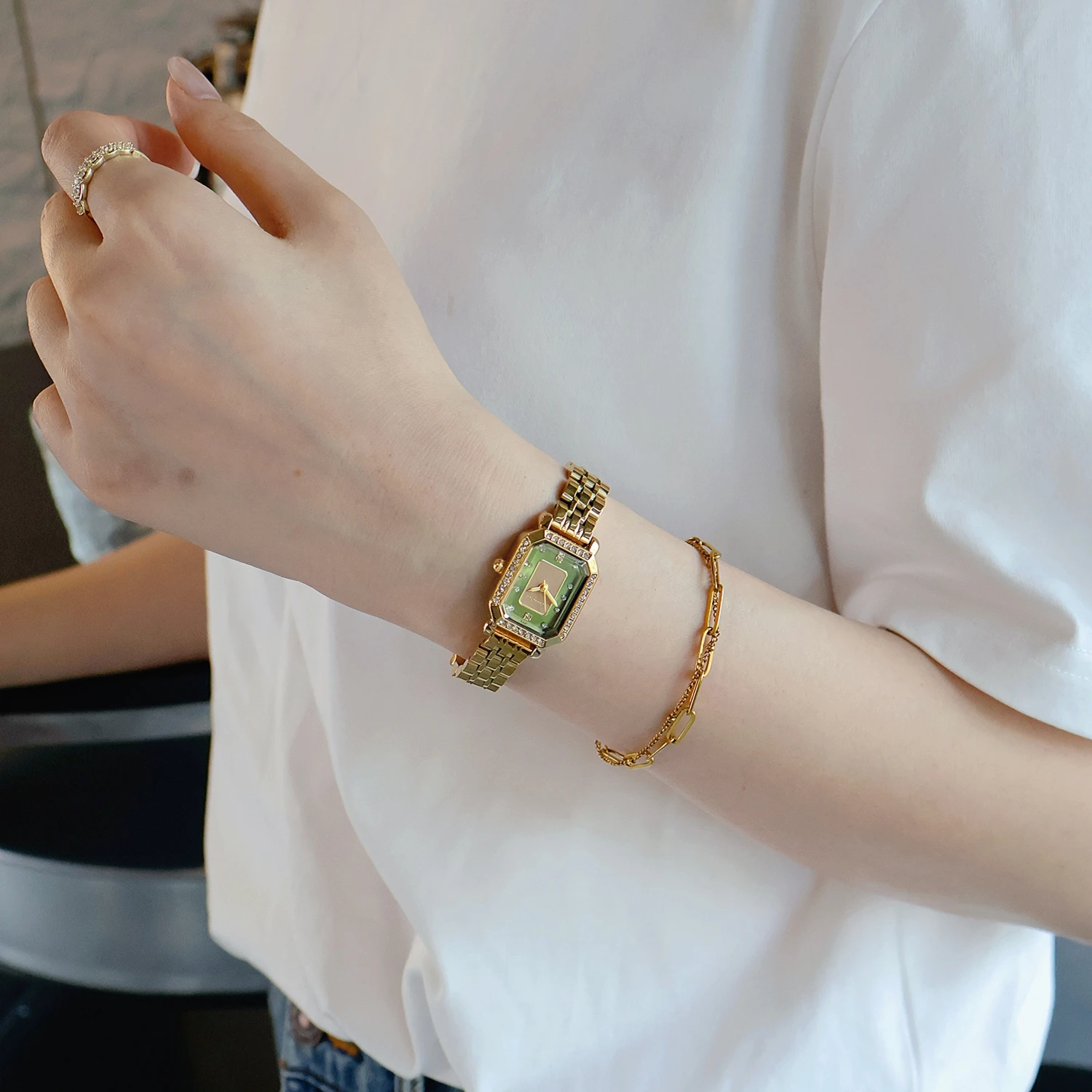 Small BRICS Women's Watch 2026 New Style Small Cube Sugar Watch Women's Small Gold Watch Light Luxury Niche Small Green Watch Gi
Small BRICS Women's Watch 2026 New Style Small Cube Sugar Watch Women's Small Gold Watch Light Luxury Niche Small Green Watch Gi