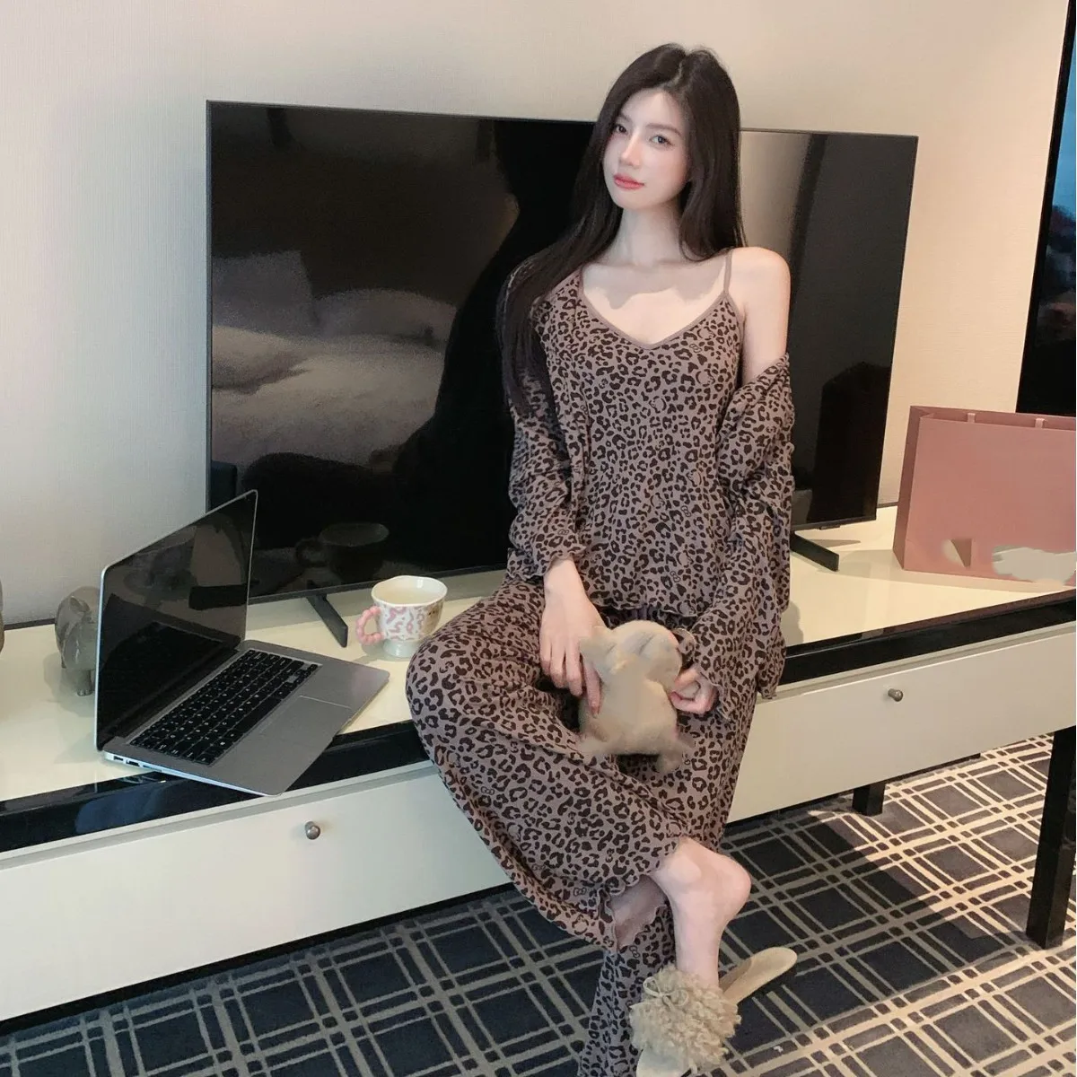 Sexy Leopard Modal Female Pajamas Four Piece Set Pijama Home Clothes Casual Sleepwear Lounge Wear
Sexy Leopard Modal Female Pajamas Four Piece Set Pijama Home Clothes Casual Sleepwear Lounge Wear