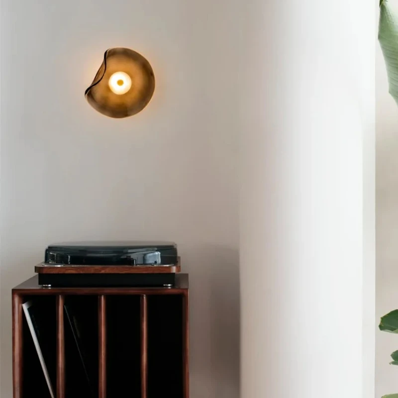 UFO Wall Lamp Light Luxury Post-Modern Designer Wall Lamp Entrance Bedroom Headboard Decoration Luxury Home Lighting
UFO Wall Lamp Light Luxury Post-Modern Designer Wall Lamp Entrance Bedroom Headboard Decoration Luxury Home Lighting