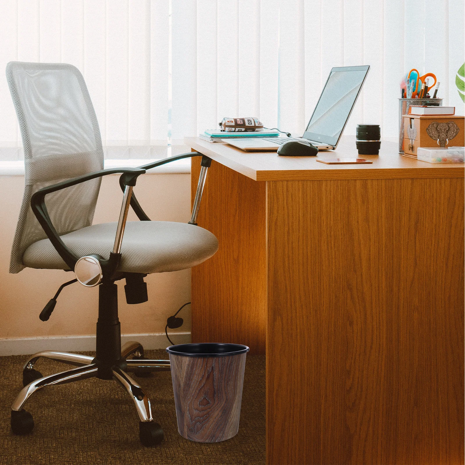 1pc Wood Grain Trash Can Plastic Waste Bin For Home Office Kitchen Large Capacity Garbage Container Rustic Style Bucket
1pc Wood Grain Trash Can Plastic Waste Bin For Home Office Kitchen Large Capacity Garbage Container Rustic Style Bucket