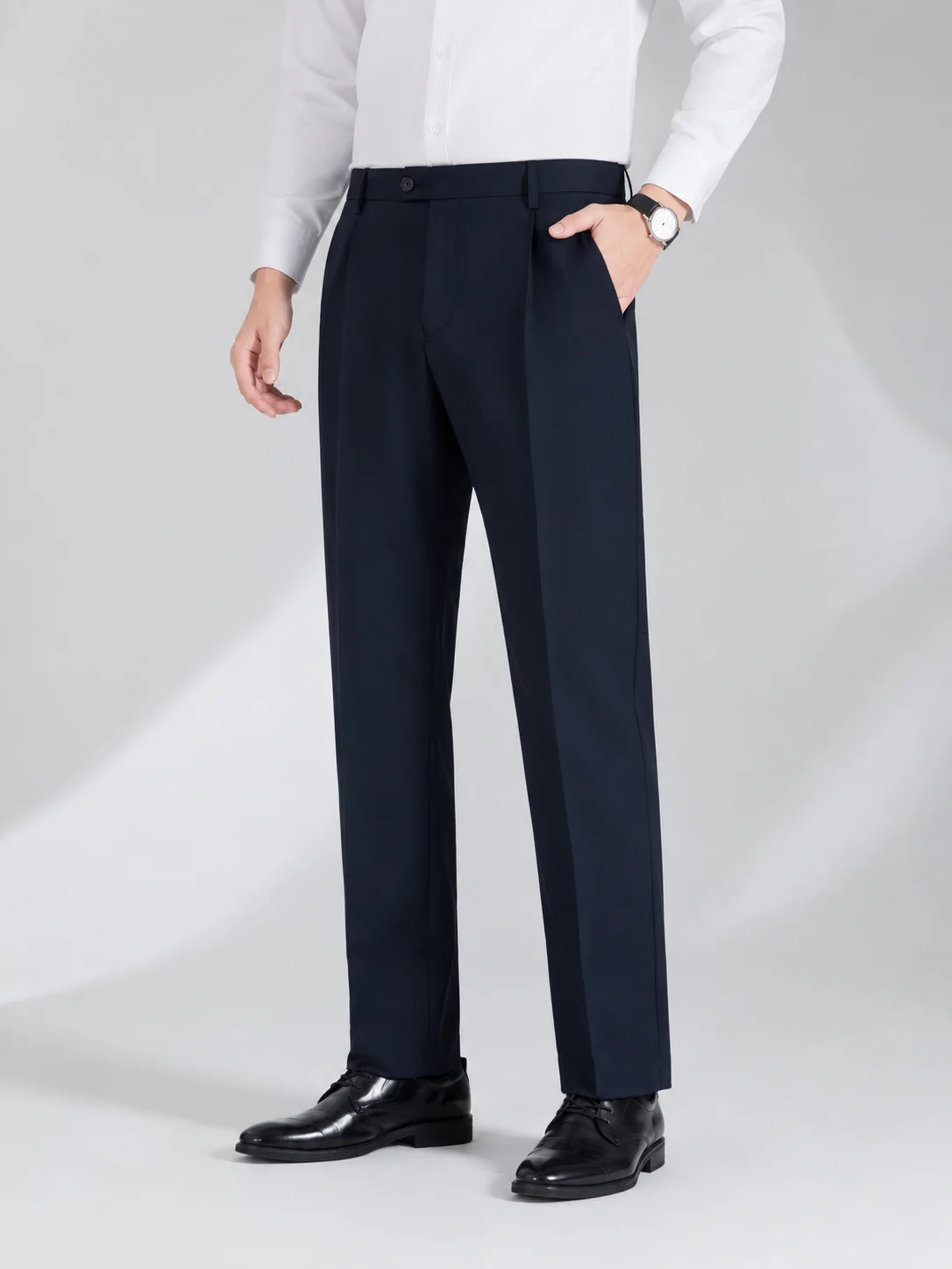 Men's Classic Single Pleat Dress Pants Wool Blend Business Casual Trousers Wrinkle-Resistant Regular Fit Suit Pants All Season
Men's Classic Single Pleat Dress Pants Wool Blend Business Casual Trousers Wrinkle-Resistant Regular Fit Suit Pants All Season