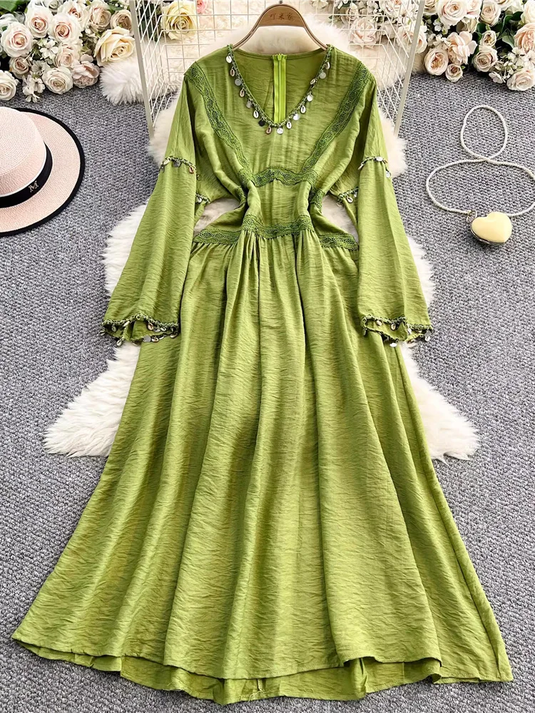 Autumn Vintage Women Tassel Long Dress Green/Purple/Red/Black/White Lace Patchwork V-Neck High Waist A-Line Maxi Vestidos Female
Autumn Vintage Women Tassel Long Dress Green/Purple/Red/Black/White Lace Patchwork V-Neck High Waist A-Line Maxi Vestidos Female