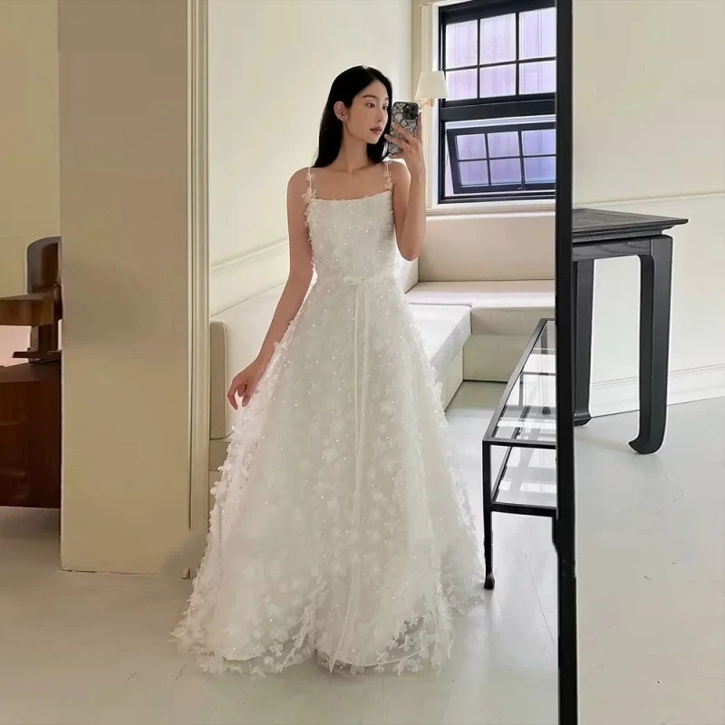 Customized Elegant White Crystal Decal A-Line Wedding Dress Square Neck Backless Sexy Italian Shoulder Strap Bridal Dress 2025
Customized Elegant White Crystal Decal A-Line Wedding Dress Square Neck Backless Sexy Italian Shoulder Strap Bridal Dress 2025