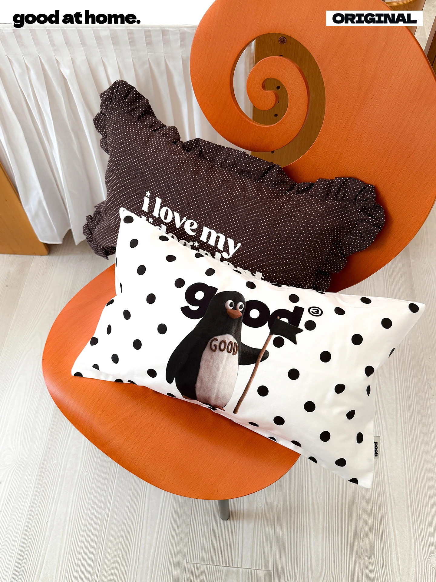 Original Gohm Polka Dot Penguin Pillow Soft Living Room Bedroom Decorative Cushion 3D Feather down Core Home Textile Square
Original Gohm Polka Dot Penguin Pillow Soft Living Room Bedroom Decorative Cushion 3D Feather down Core Home Textile Square