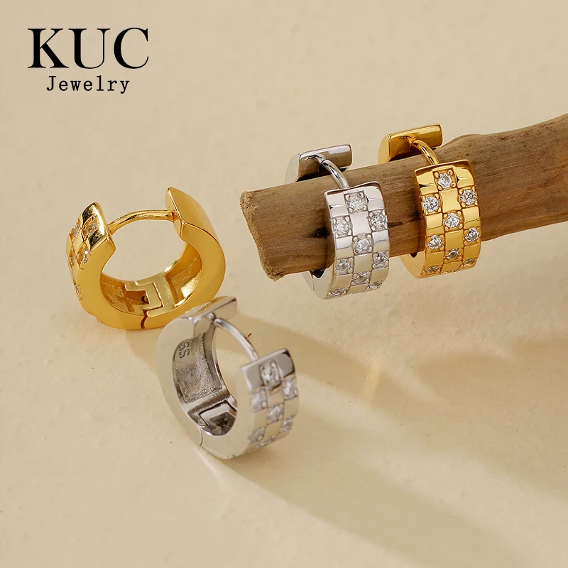 925 Sterling Silver Original Certificate Pave CZ Checkerboard Huggie Hoop Earrings For Women Fine Jewelry Gold Plated
925 Sterling Silver Original Certificate Pave CZ Checkerboard Huggie Hoop Earrings For Women Fine Jewelry Gold Plated