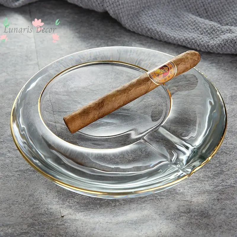 Gilded light luxury crystal glass ashtray, creative and personalized living room office cigar holder
Gilded light luxury crystal glass ashtray, creative and personalized living room office cigar holder