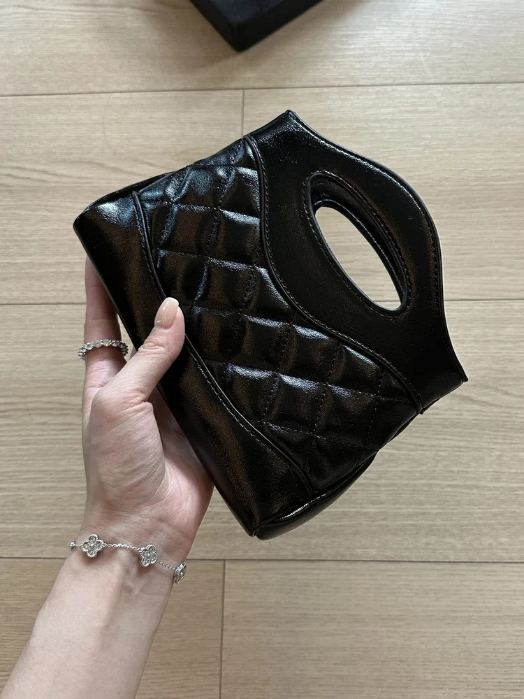 NNO Faionable Quilted Chain Strap Crossbody Bag Versatile oulder Bag Korean Sle Pure Color Leisure Handbag for Youth
NNO Faionable Quilted Chain Strap Crossbody Bag Versatile oulder Bag Korean Sle Pure Color Leisure Handbag for Youth