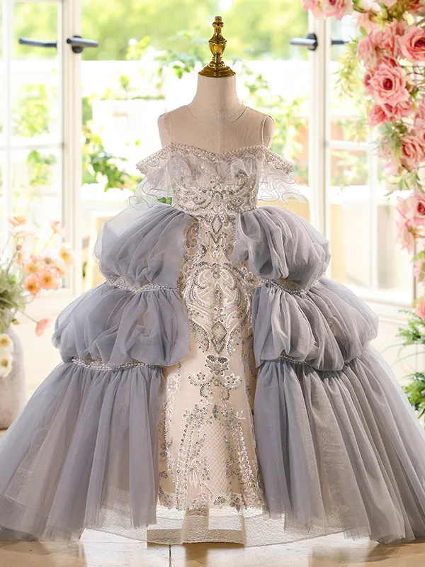 Custom Off Shoulder Sequin Embroidered Tiered Tulle Flower Girl Dress Wedding Gown for First Christmas Kids Party Outfit
Custom Off Shoulder Sequin Embroidered Tiered Tulle Flower Girl Dress Wedding Gown for First Christmas Kids Party Outfit