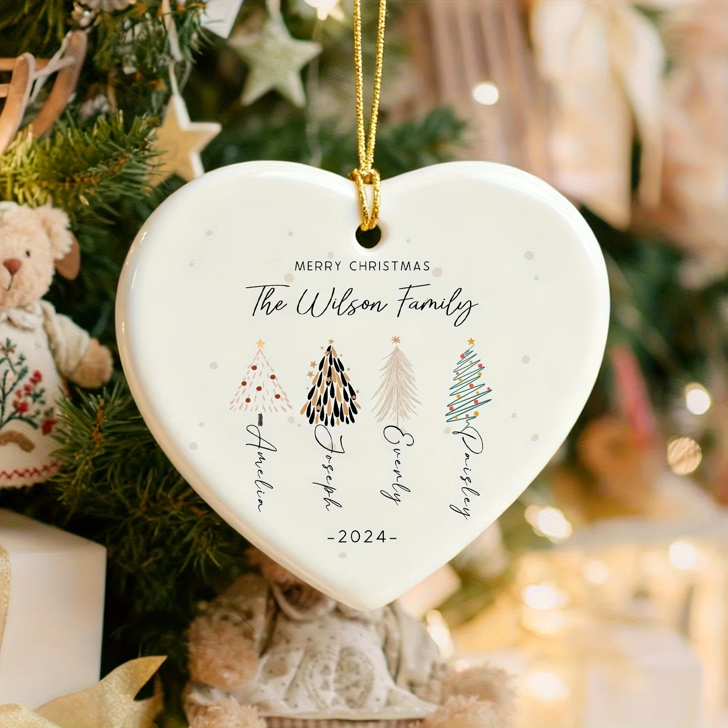 Personalized name round Christmas tree pendant,elegant heart-shaped base with golden hanging ring
Personalized name round Christmas tree pendant,elegant heart-shaped base with golden hanging ring