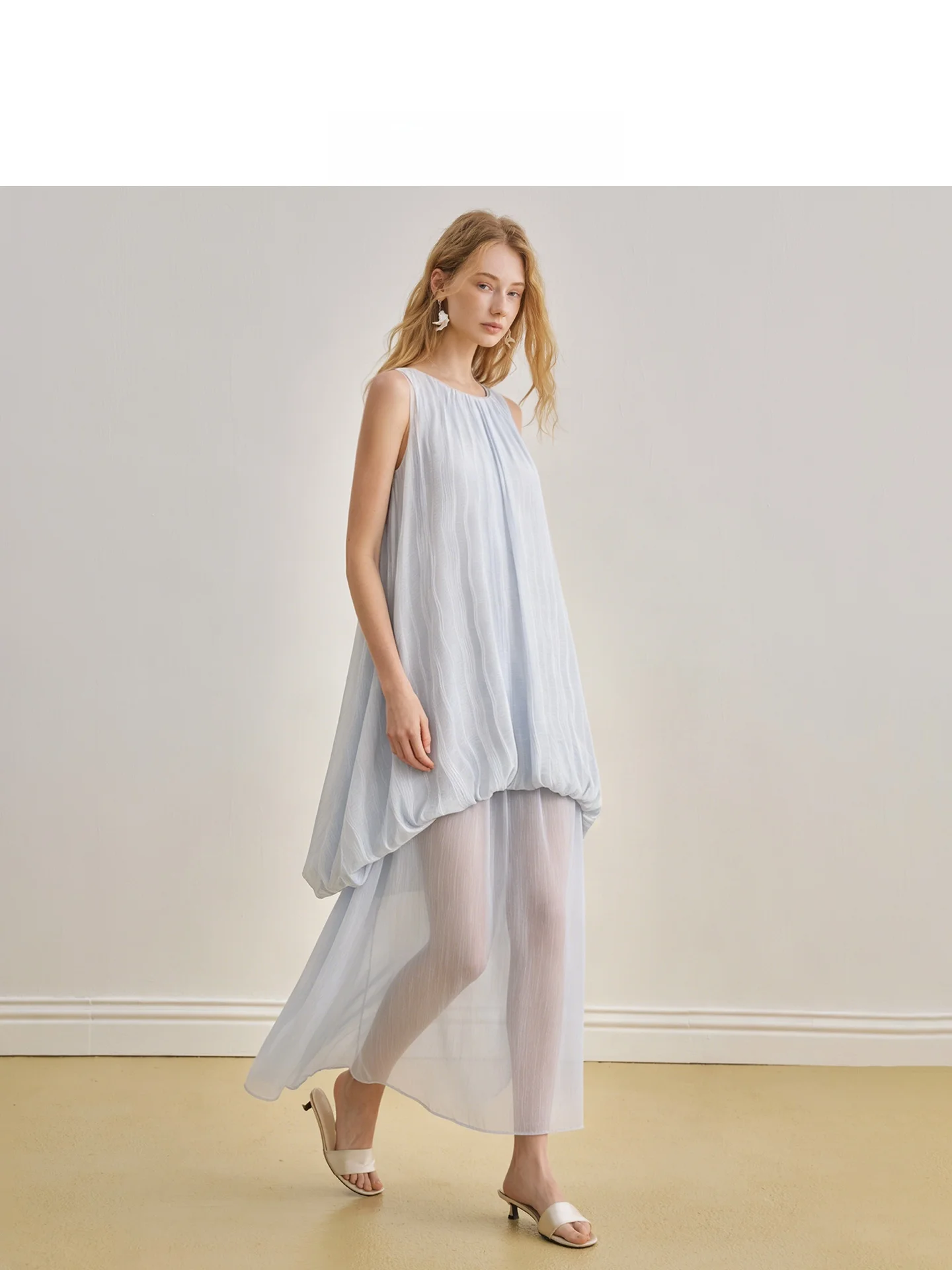 AEL Original Elegant Sleeveless Dress Women's New 2026 Summer Beach Vacation Tulle Splicing Flower Bud Skirt Citywalk
AEL Original Elegant Sleeveless Dress Women's New 2026 Summer Beach Vacation Tulle Splicing Flower Bud Skirt Citywalk