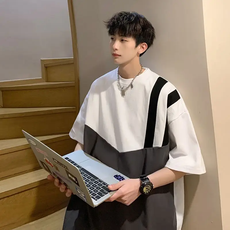 Spliced contrasting Color Short-sleeved T-shirt Men's Summer Heavy Trendy Brand Trendy Handsome High-end Design
Spliced contrasting Color Short-sleeved T-shirt Men's Summer Heavy Trendy Brand Trendy Handsome High-end Design