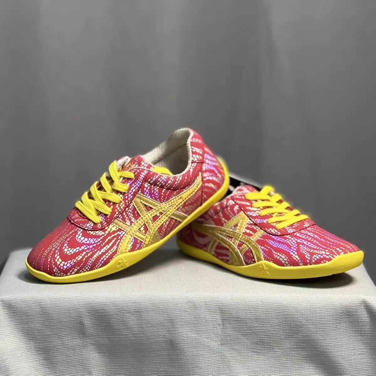 Original Brand Professional Wushu Shoes Wushu Customized Athletic Specialized Sports Shoes Taijiquan Performance Training Shoes
Original Brand Professional Wushu Shoes Wushu Customized Athletic Specialized Sports Shoes Taijiquan Performance Training Shoes
