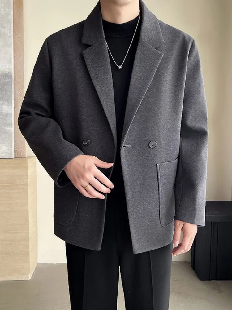 Мужской повседневный пиджак в британском стиле, легкий, модный, высокого качества, для весны и осени, смарт-кэжуал, стильный.
Мужской повседневный пиджак в британском стиле, легкий, модный, высокого качества, для весны и осени, смарт-кэжуал, стильный.