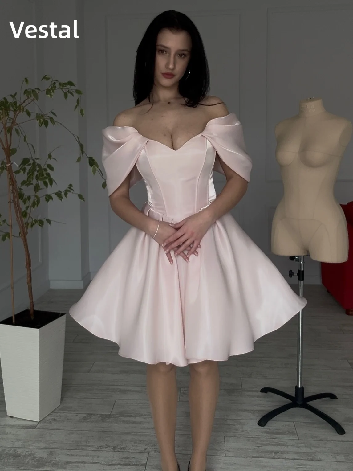 Vestal Pink Satin Off Shoulder Short Homecoming Dress Corset Mini Prom Dress A Line Formal Cocktail Party Gown Customized
Vestal Pink Satin Off Shoulder Short Homecoming Dress Corset Mini Prom Dress A Line Formal Cocktail Party Gown Customized