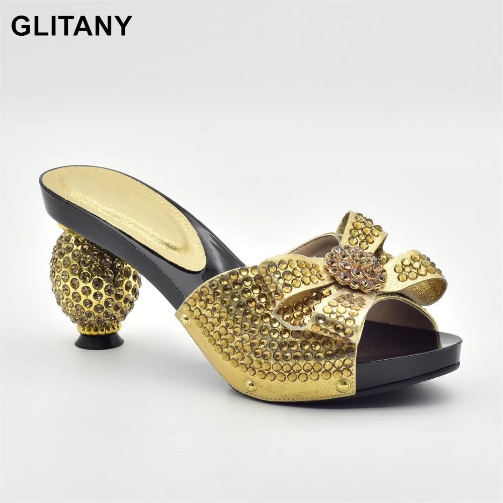 Ladies Shoes High Heels Designer Luxury Shoes Women 2023 Summer Shoes Big Size Italian Women Wedding Shoes with Rhinestone
Ladies Shoes High Heels Designer Luxury Shoes Women 2023 Summer Shoes Big Size Italian Women Wedding Shoes with Rhinestone