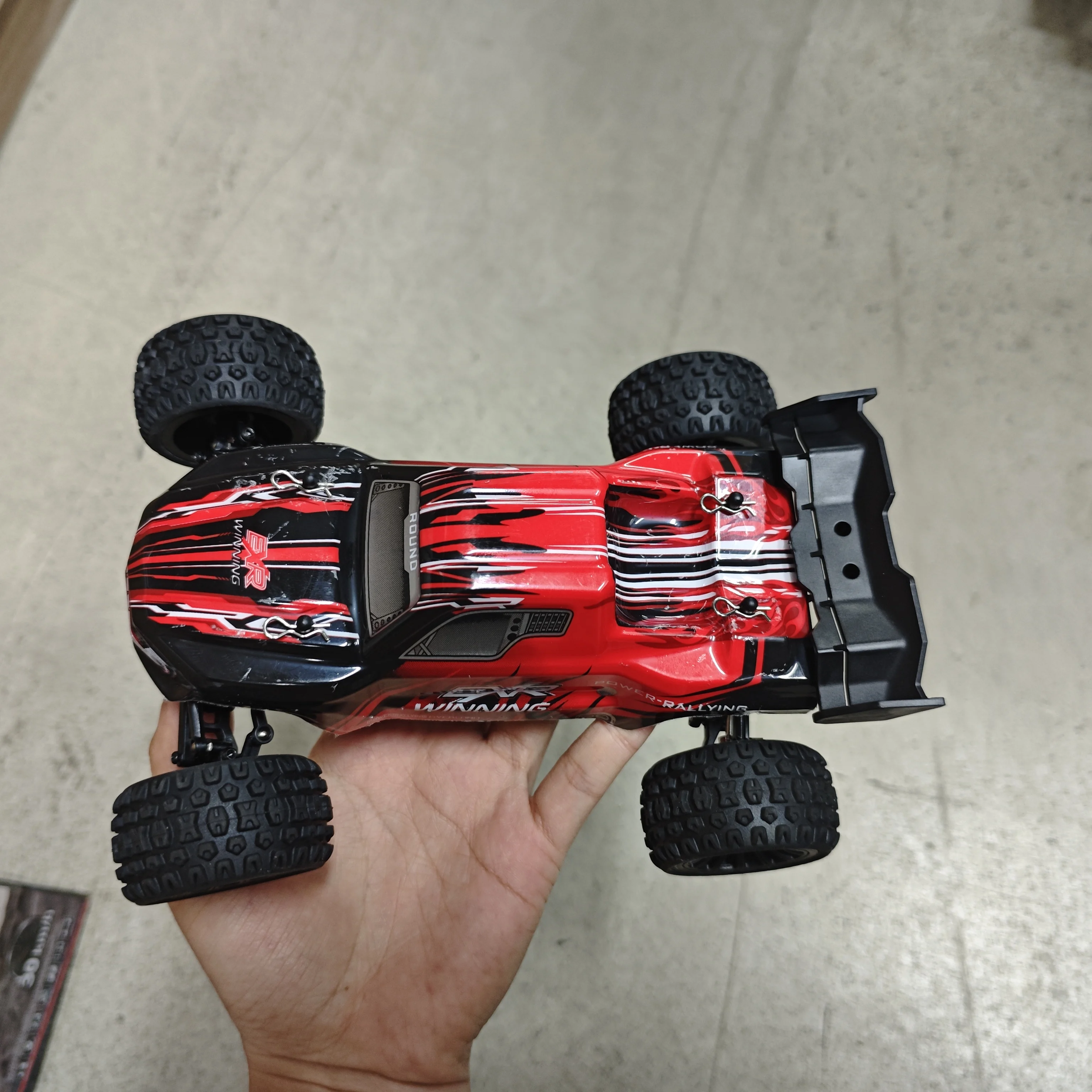 Радиоуправляемая машинка WLtoys 1/24 244018 2WD, внедорожник для скалолазания со скоростью 30 км/ч, с гироскопом и круиз-контролем, модель для дрифта, гоночная машинка-игрушка для детей и взрослых
Радиоуправляемая машинка WLtoys 1/24 244018 2WD, внедорожник для скалолазания со скоростью 30 км/ч, с гироскопом и круиз-контролем, модель для дрифта, гоночная машинка-игрушка для детей и взрослых