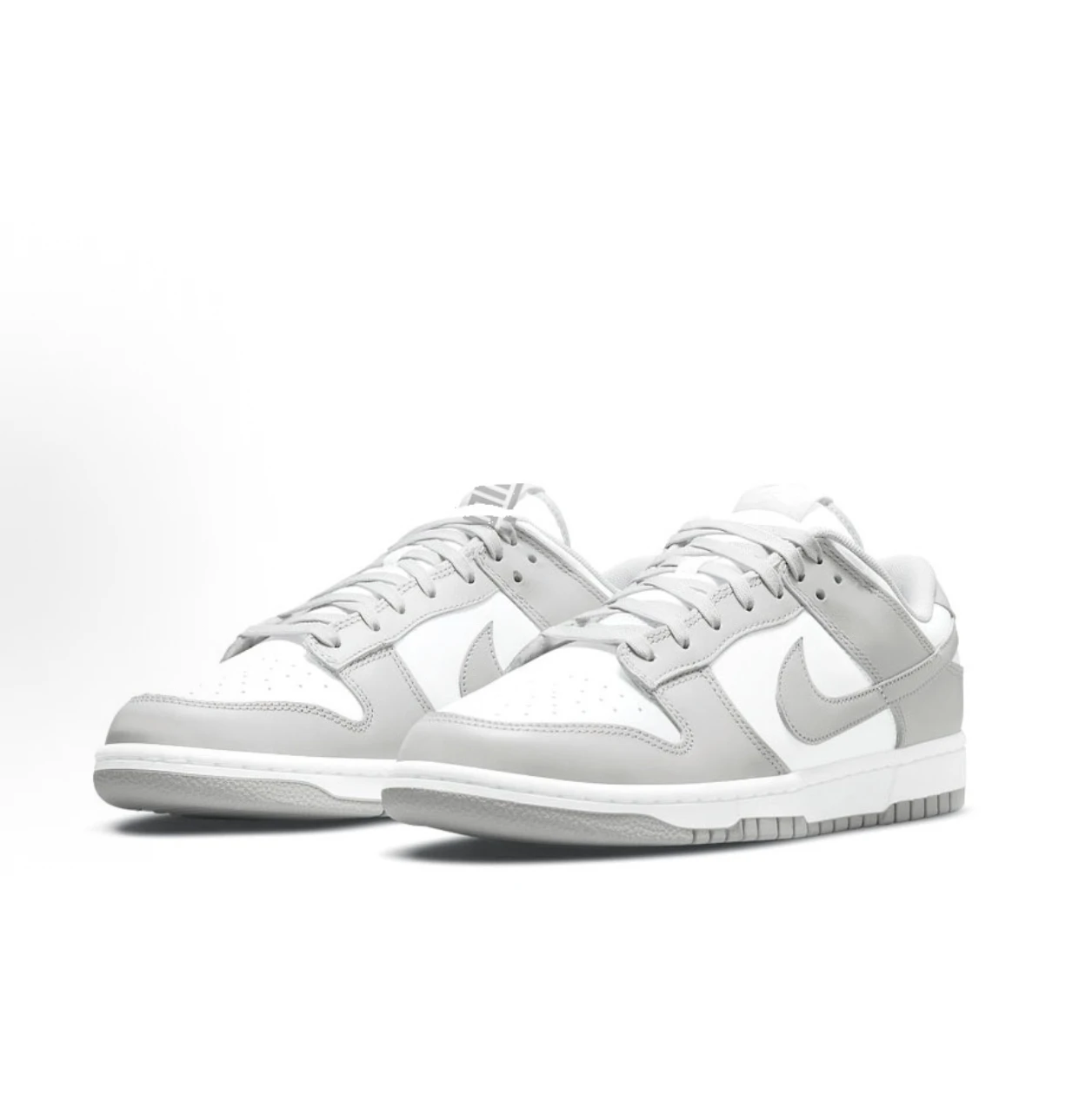 Мужские износостойкие туфли Nike Dunk из коровьей кожи в стиле ретро с низким вырезом, серые и белые
Мужские износостойкие туфли Nike Dunk из коровьей кожи в стиле ретро с низким вырезом, серые и белые