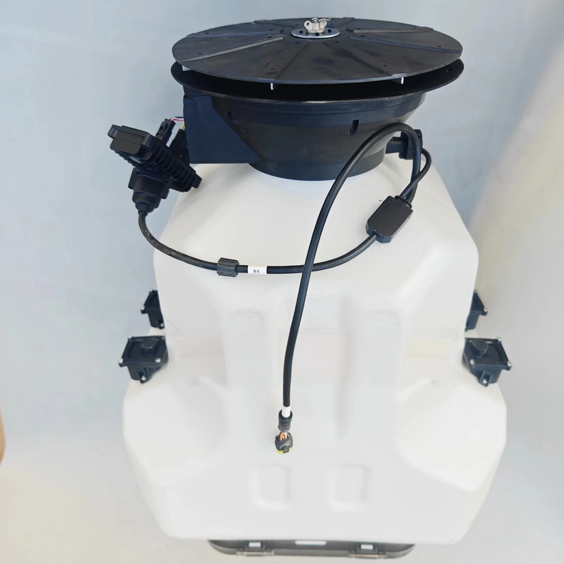 Original Solid Dispenser Agricultural Spreading System Seed Tank Granule Tank For Agras T30 T40
Original Solid Dispenser Agricultural Spreading System Seed Tank Granule Tank For Agras T30 T40