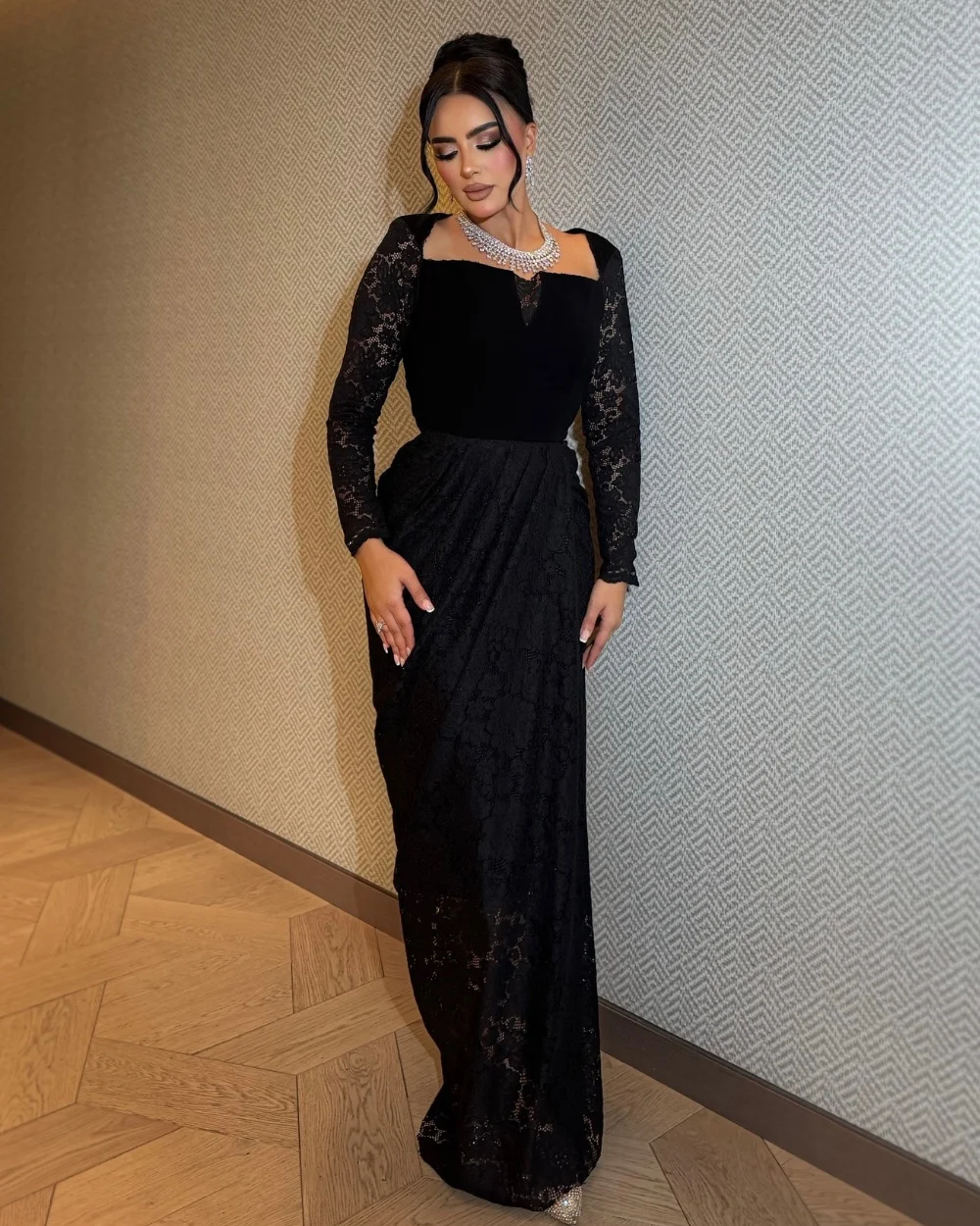 Customized Sexy Fashion Lace Pleat Draped Straight Square Neck Long Dresses Bespoke Occasion Dresses Exquisite Sizes Available
Customized Sexy Fashion Lace Pleat Draped Straight Square Neck Long Dresses Bespoke Occasion Dresses Exquisite Sizes Available